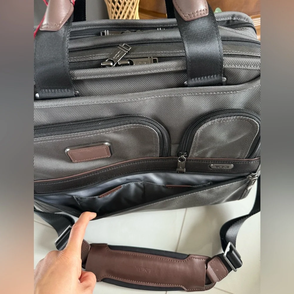 Tumi Briefcase Bag Expandable luggage Gray and Brown NWT